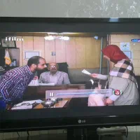 تلویزیون ۴۲ اینج ال جی و میز تلویزیون