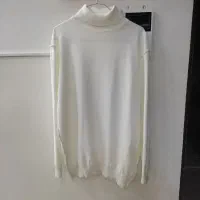 یقه اسکی و تیشرت