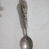 هر کدوم خواستید بگید|کلکسیون اشیاء عتیقه|اندیشه, اندیشه فاز ۳|دیوار