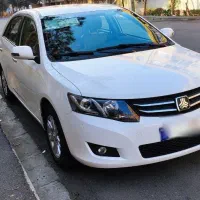آریو اتوماتیک 1600cc، مدل ۱۴۰۰