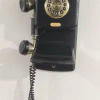تلفن دیواری  طرح قدیمی