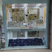 ویترین مغازه پلکانی