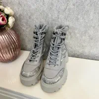 بوت، کتونی و صندل|کیف، کفش، کمربند|ساری, |دیوار