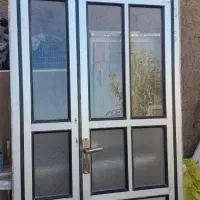 در ب  ،پنجره