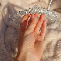 عروس و همراهی (تاج و ریسه،اکسسوری)|صنایع دستی و سایر لوازم تزئینی|بیستون, |دیوار