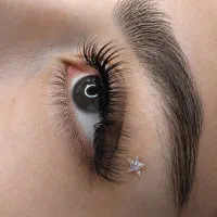 کاشت مژه با قیمت استثنایئ