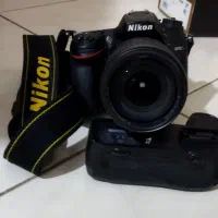نیکن D7200