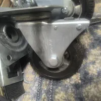 چرخ گردان ترمز دار
