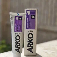 فروشنده خانم ارایشی و بهداشتی