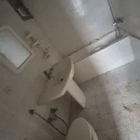 وان حمام فرنگی دو عدد و روشویی و شیرآلات