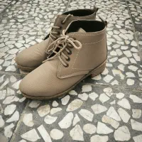 کفش|کیف، کفش، کمربند|لنگرود, |دیوار