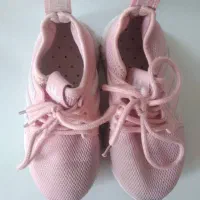 کفش دخترانه سایز ۲۶ و لباس نوی دخترانه|کفش و لباس بچه|مشهد, حسابی جنوبی (شهرک غرب)|دیوار