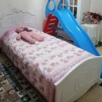 تخت تک نفره شرکتی جوان