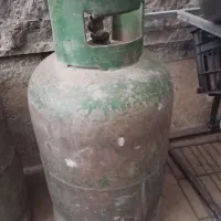 2 عدد کپسول پرسی و یک کپسول مهرگاز