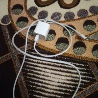 شارژر اصلی آیفون X  سالم و تمیز