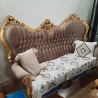 یک دست مبل ۹نفره فرش۶و۱۲ متری گل میز