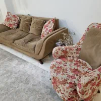 مبلمان ۷نفره راحتی،طرح قایقی گلدار،نیاز به تعمیر