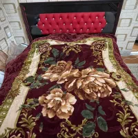 تخت خواب و‌تشک و پاتختی