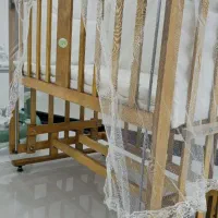 روروک و تخت نوزادی|اسباب و اثاث بچه|اصفهان, جلالیه|دیوار