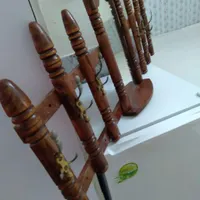 چوب لباسی و اینه