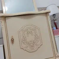 آیینه و کنسول