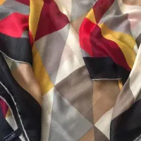 دو تا روسری نو اصلا استفاده نشدن درجه یک