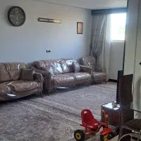 یک واحد از دوطبقه ۹۰ متری