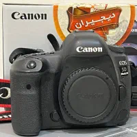 دوربین Canon 5D Mark IV