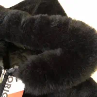 پالتو خزدار ترک نو|لباس|رشت, گلسار|دیوار