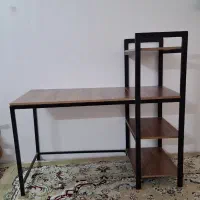 میز مطالعه و کتابخانه