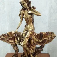 مجسمه عروس دریا با ارتفاع حدود50سانت و عرض 40سانت