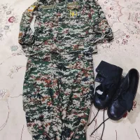 لباس نظامی بسیج همراه با پوتین