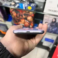 گوشی آیفون ۱۱ نرمال