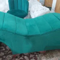 صندلی و تخت باهم برای آرایشگر های عزیز نونو و تمیز|آرایشگاه و سالنهای زیبایی|کاشان, معلم|دیوار