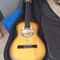 گیتار آموزشی ۳/۴ یاماها با کیف برزنتی