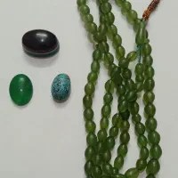 تسبیح شاه مقصود و سه قطعه نگین
