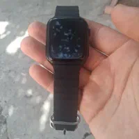 یک عدد ساعت هوشمند
