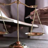 وکیل و مشاور حقوقی