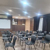 اجاره سالن همایش/ ساعتی روزانه و غیره/معالی آباد|اجارهٔ کوتاهمدت دفتر کار و فضای آموزشی|شیراز, فرهنگ شهر|دیوار