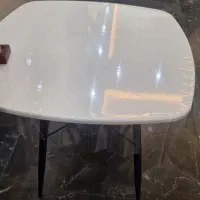 میز و صندلی پایه فلزی اسپایدری زین اسبی چرم|میز و صندلی غذاخوری|رشت, چله خانه|دیوار