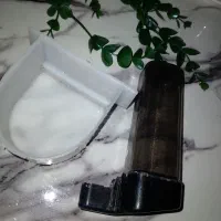 ظرف غذا و آبخوری پرنده. ابخوری عروس هلندی