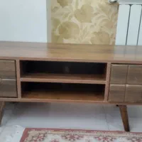 میز تلویزیون کاملا سالم در حد نو