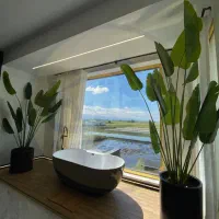 فروش-خاص-ترین-ویلای-ساحلی-در-بهترین-لوکیشن-دریا-سر