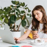 استخدام کار درمنزل ویژه آقایان وخانم ها