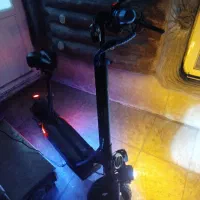 اسکوتر برقی همراه با شارژر