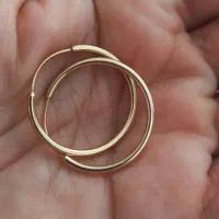 یک جفت گوشواره حلقه ای