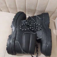 کفش کار اسم نگهبان