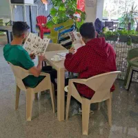 میز و صندلی پلاستیکی دسته دار