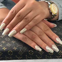 ناخن کار حرفه ای درسالن زیبایی تابانی نیازمندیم