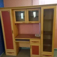 میز تحریر و ویترین